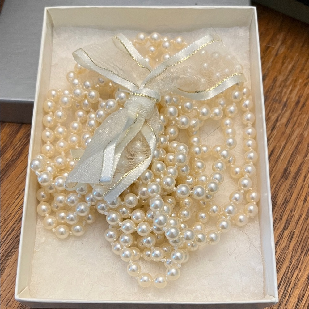 Elegant Cream Pearl Necklace